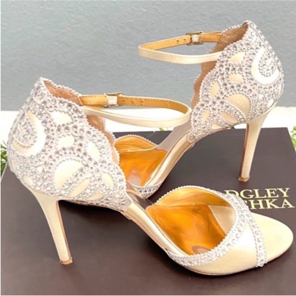 Badgley Mischka Embellished Silver Ankle-Strap Satin Heels Size 7.5